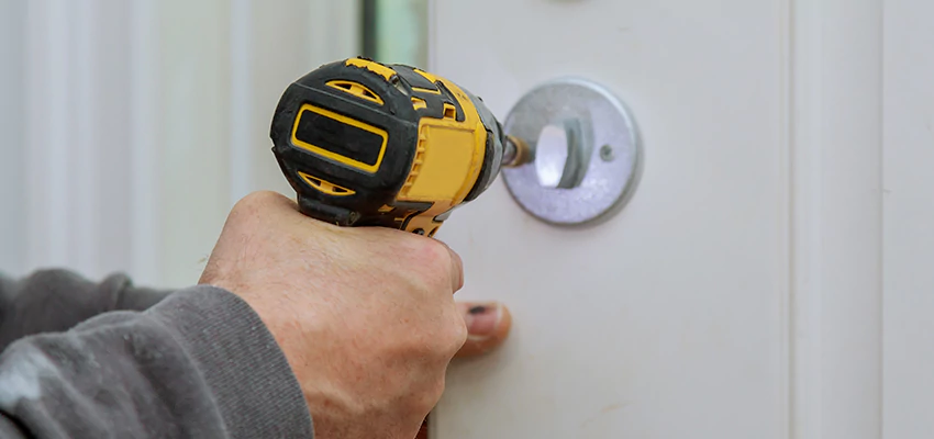 Street Locksmith For Smart Lock Repair in Cape Coral, FL